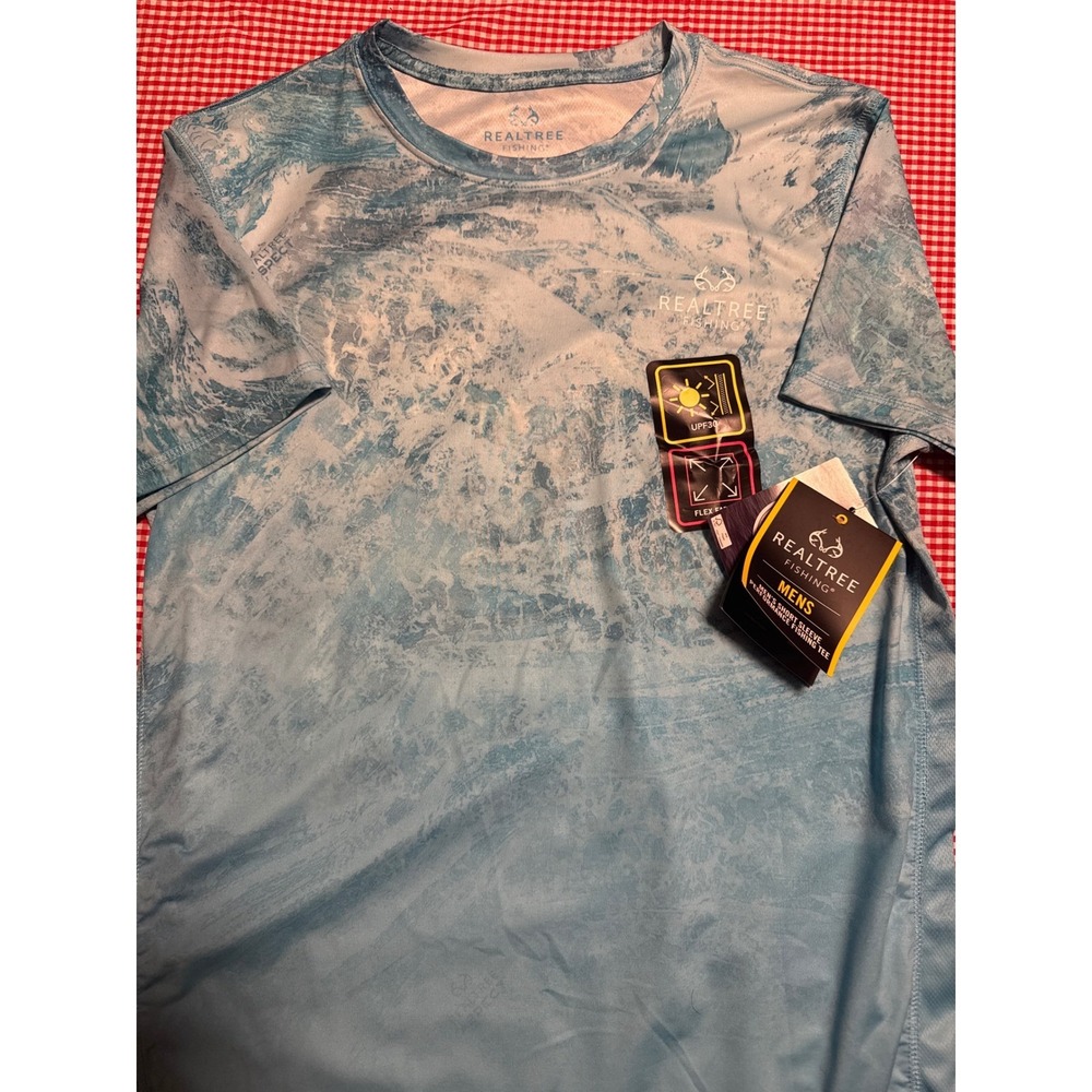 Realtree Fishing Mens Short Sleeve Performance Fishing Tee UPF30 Flex Fabric‎